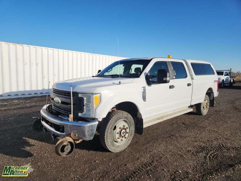 2017  Ford  F-350 SD  XL 4x4 Crew Cab w/Canopy