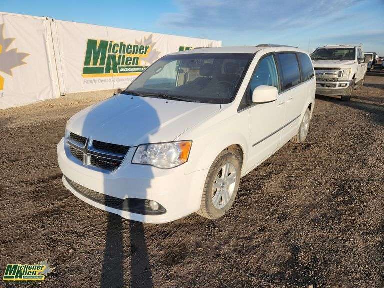 2016  Dodge  Grand Caravan  Stow'n Go Crew 4dr V6 Mini-Van