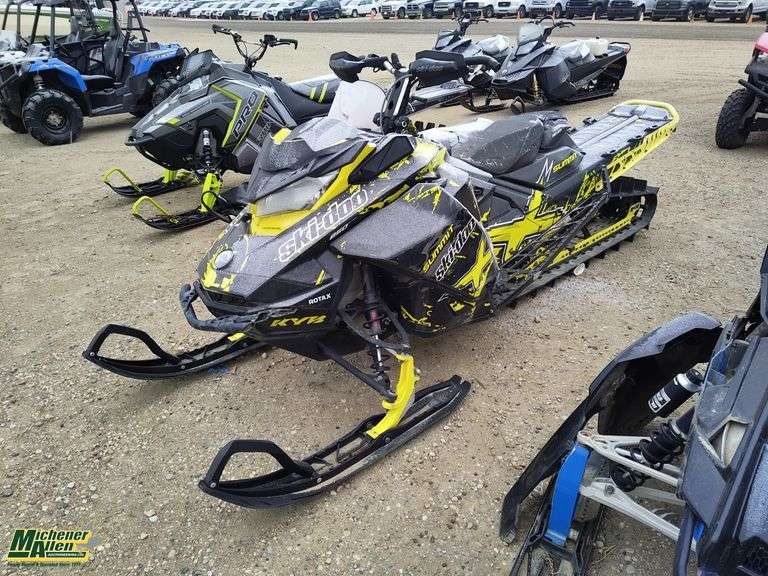 2017  Ski-Doo  Summit X