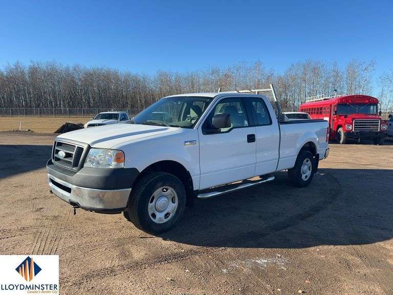 2007  Ford  F-150  XL 4dr SuperCab 4WD Styleside 6.5 ft. SB