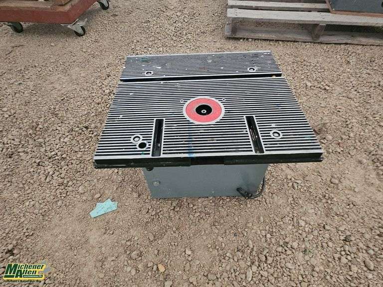 Delta Benchtop Router/Shaper - Michener Allen Auctioneering Ltd