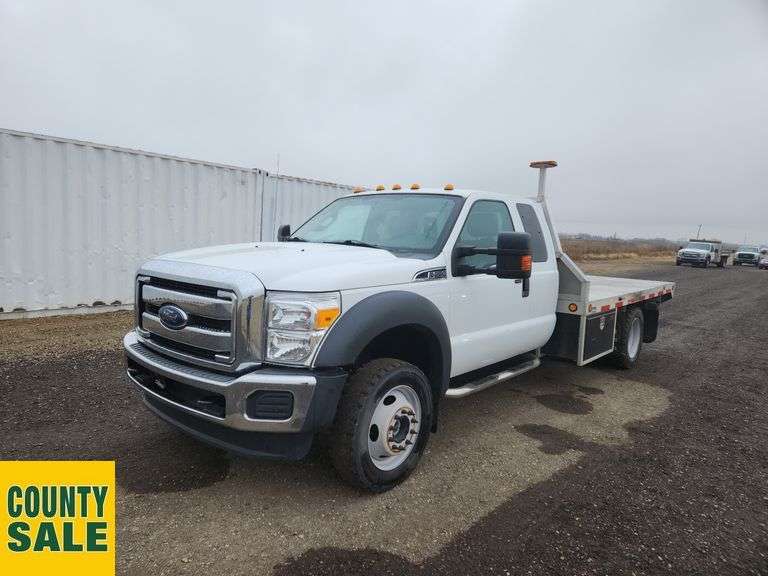 2015  Ford  F-550 Super Duty  S/A  Deck Truck