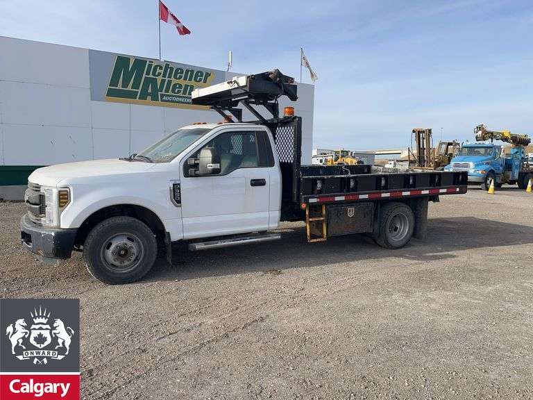 2018  Ford  F-350 Super Duty  S/A  Deck Truck