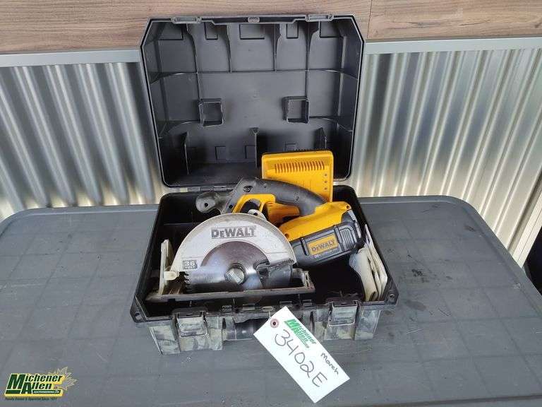 DeWalt DC300 7 1/4" (184 mm) 36V Cordless Circular Saw Serial No. 955987