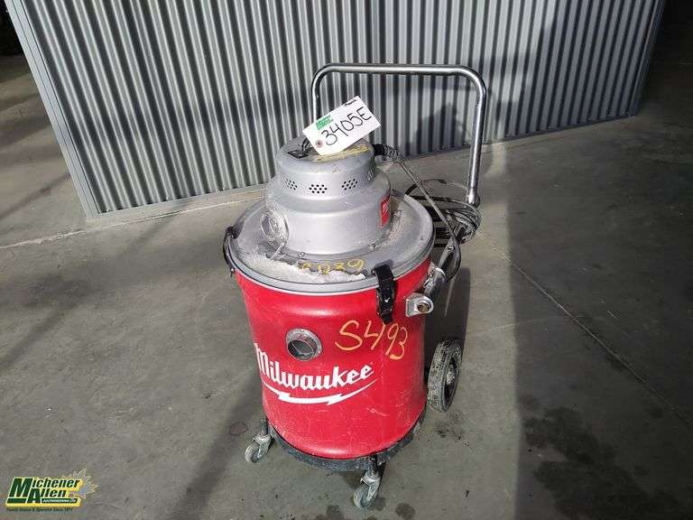 Milwaukee Wet/Dry Vacuum Cleaner (No Hose)  Serial No. 637A 34391