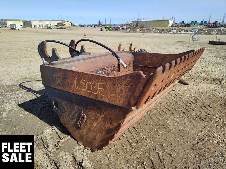 CWS Hydraulic 70in Bucket