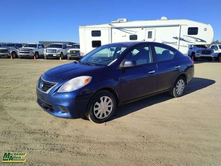 2012  Nissan  Versa  SV 4dr Sedan