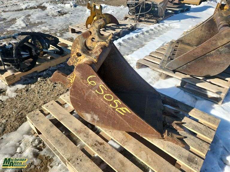 Brandt 17in Digging Bucket (Fits JD 50D)