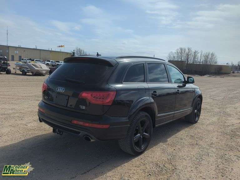 2014  Audi  Q7  3.0 S-Line Quattro AWD 3rd Row SUV