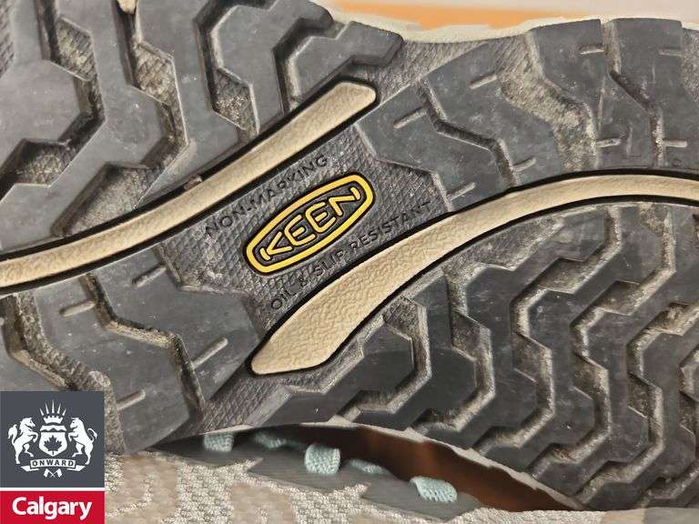 Women's CSA Steel Toe Shoes *Size Unknown, Would Guess Size 7*