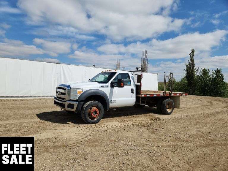2011  Ford  F-550 Super Duty 4X4  S/A  Deck Truck