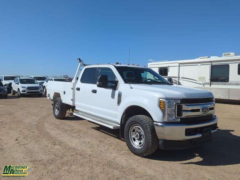 2019  Ford  F-350 Super Duty  4x4 XLT 4dr Crew Cab 179 in. WB SRW Chassis