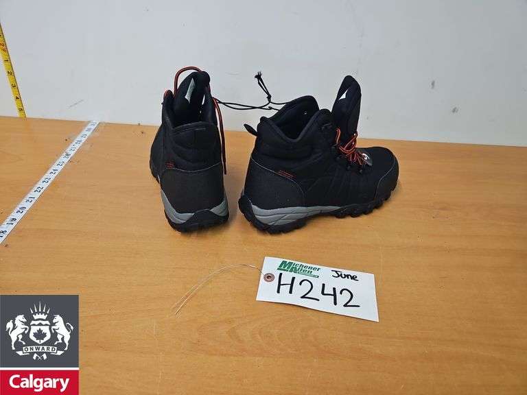 Hiking Boots Size 9