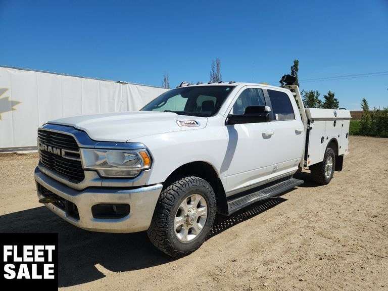 2020  Ram  2500  4x4 4dr Crew Cab 8 ft. LB Hemi  S/A  Service Truck