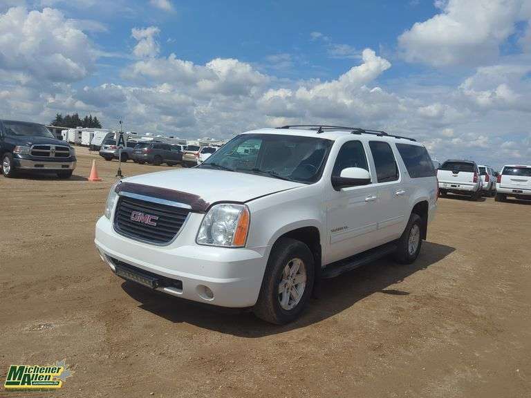 2013  GMC  Yukon XL  SLT 4WD