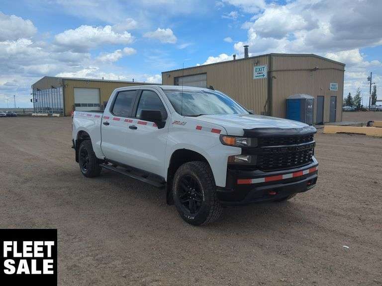 2021  Chevrolet  Silverado 1500  4x4 Custom Trail Boss 4dr Crew Cab 5.8 ft. SB