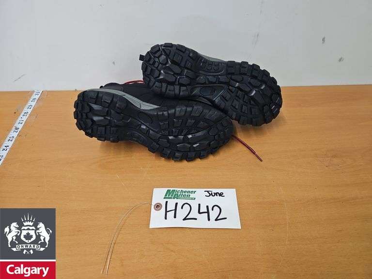Hiking Boots Size 9