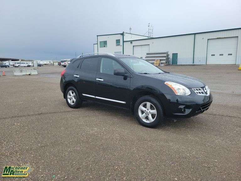 2013  Nissan  Rogue  AWD SV 4dr Crossover