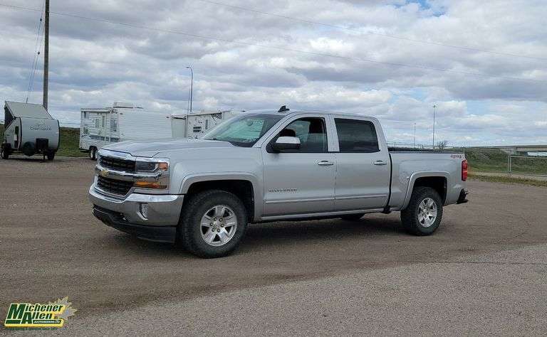GM OEM 84020019 Fuel Filler Pocket – 2014-2018 Silverado Crew Cab 5.8 Bed – New