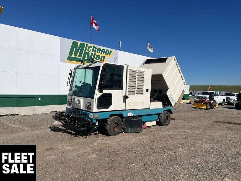 Tennant 830-II Tennant  830-II  Tennant  Street Sweeper