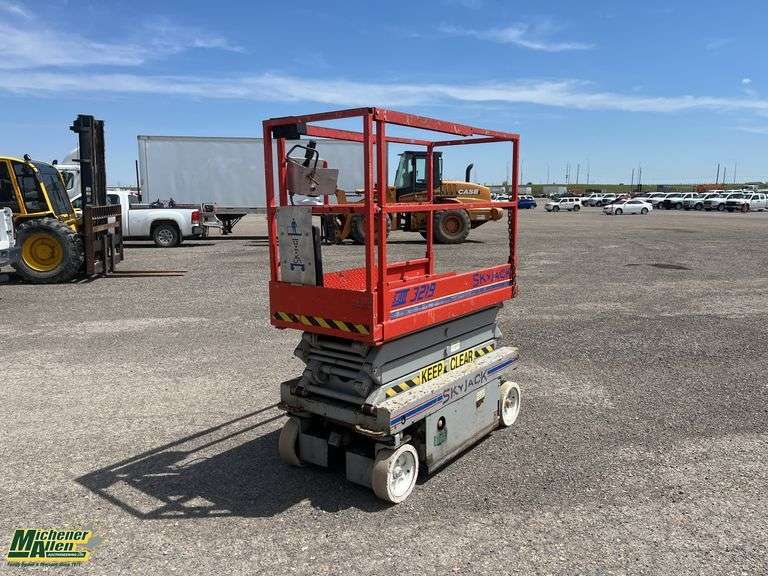 Sky Jack 3219 500 LBS Scissor Lift