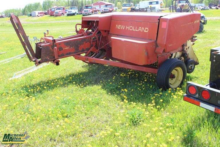 NEW HOLLAND MODEL 278 SQUARE BALER C/W  1/4 TURN CHUTE