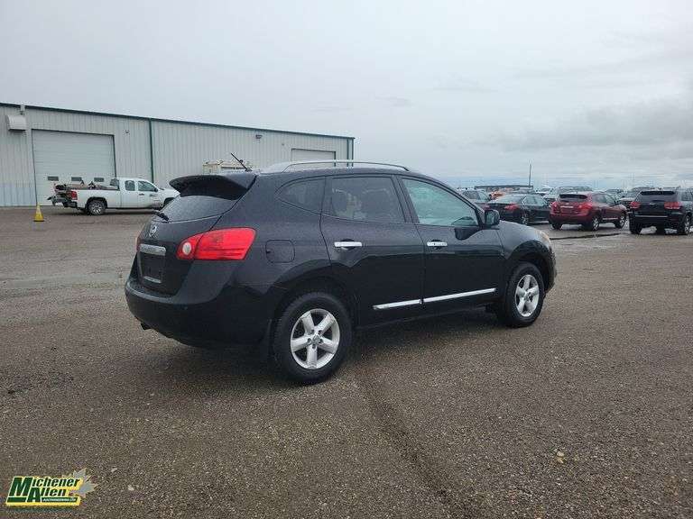 2013  Nissan  Rogue  AWD SV 4dr Crossover