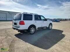 2004  Lincoln  Navigator  Base AWD 4dr SUV