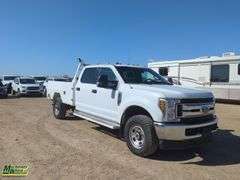 2019  Ford  F-350 Super Duty  4x4 XLT 4dr Crew Cab 179 in. WB SRW Chassis