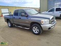 2008  Dodge  Ram 1500   4dr Quad Cab 4WD SB