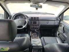 2005  Mercedes-Benz  M-Class  ML 350 4MATIC AWD SUV
