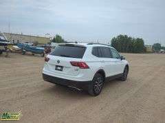 2018  Volkswagen  Tiguan  AWD 2.0T SE 4Motion 4dr SUV