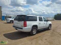 2013  GMC  Yukon XL  SLT 4WD