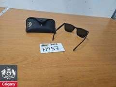 Ray Ban Sunglasses in Case *Cannot Guarantee Authenticity *