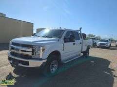 2019  Ford  F-350 Super Duty  4x4 XLT 4dr Crew Cab 179 in. WB SRW Chassis