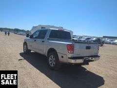 2014  Nissan  Titan  4x4 SV 4dr Crew Cab SWB