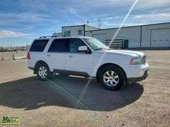 2004  Lincoln  Navigator  Base AWD 4dr SUV