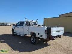 2019  Ford  F-350 Super Duty  4x4 XLT 4dr Crew Cab 179 in. WB SRW Chassis
