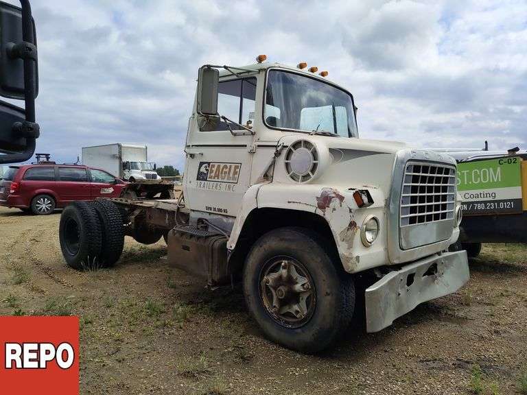 Non-Operable  .  Ford   9000  S/A  Cab & Chassis