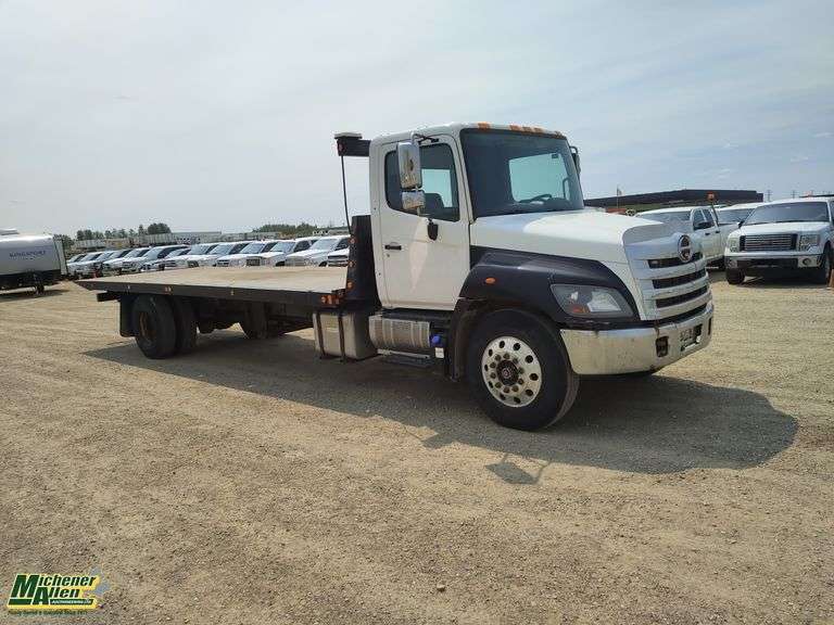 2019  Hino  338  S/A  Tilt Deck Truck