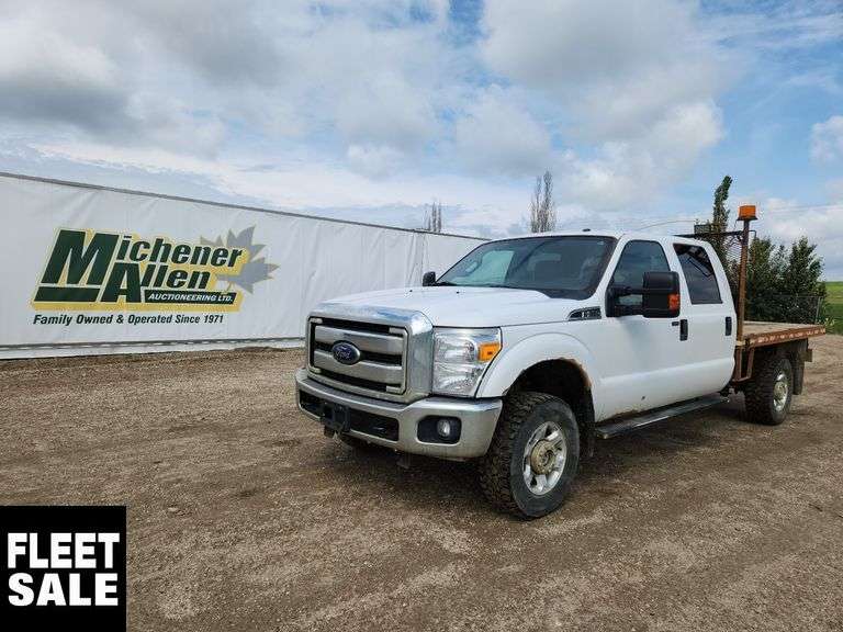 2015  Ford  F-350 Super Duty 4x4  S/A  Deck Truck