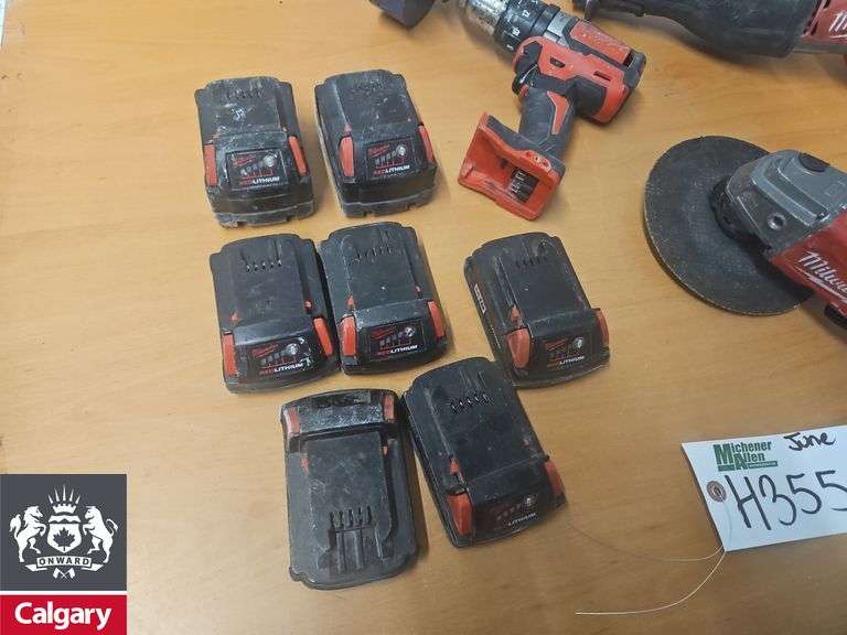4x Milwaukee Power Tools w/ 7x Batteries in Husky Bag *No Charger*