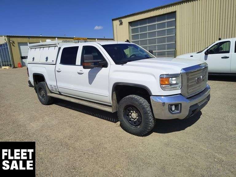 2018  GMC  Sierra 2500HD  SLE 4dr Crew Cab SB  4x4