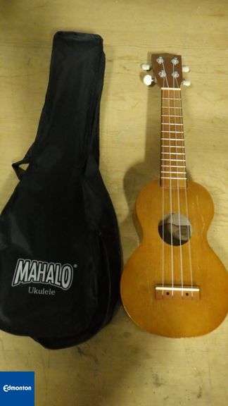 Mahalo Ukulele  w/case