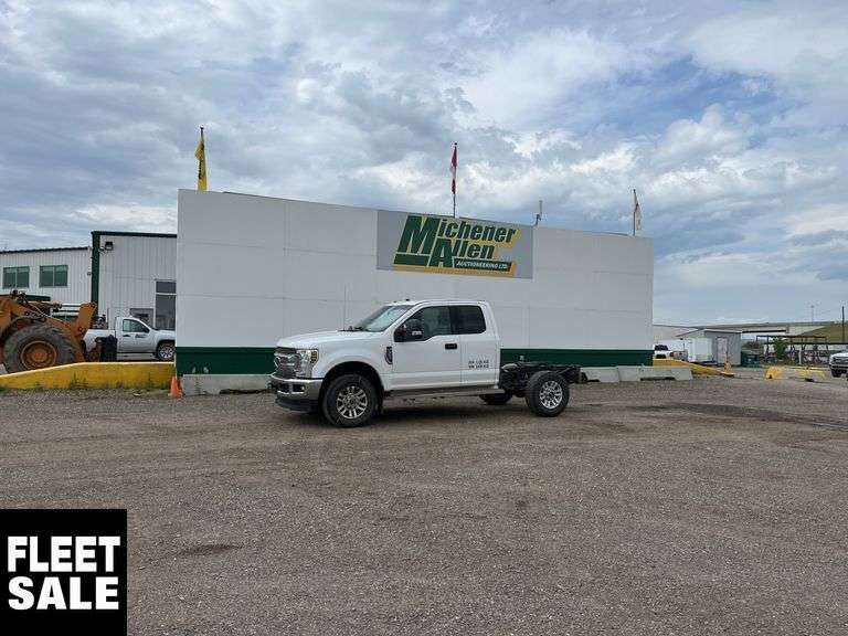 2019  Ford  F-350 Super Duty 4X4  Single Rear Wheel  Cab & Chassis