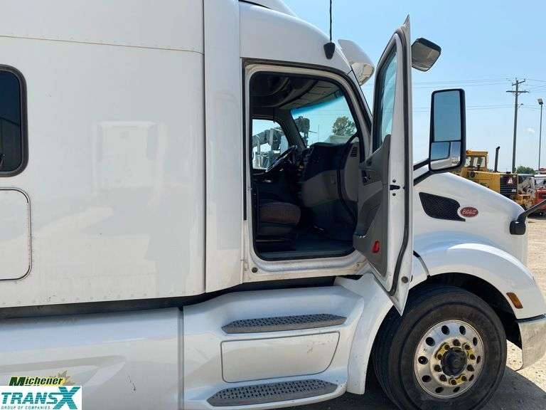 2019  Peterbilt  579  T/A  Sleeper Tractor