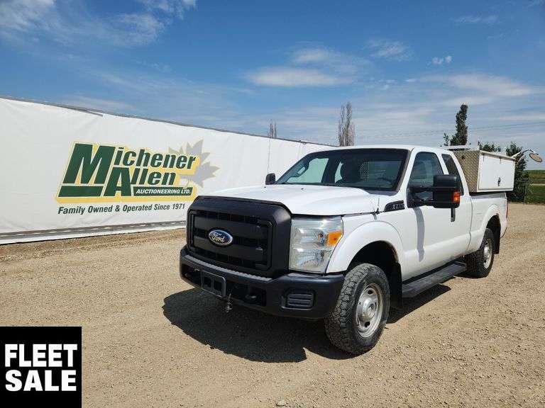 2011  Ford  F-250 Super Duty  4x4 XL 4dr SuperCab 6.8 ft. SB   4x4