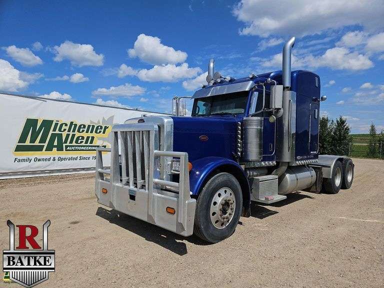 2009  Peterbilt  388  T/A  Wet Kit Sleeper Tractor
