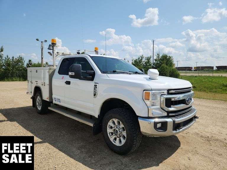 2020  Ford  F-350 Super Duty  4x4 XLT 4dr SuperCab 6.8 ft. SB SRW  S/A  Service Truck