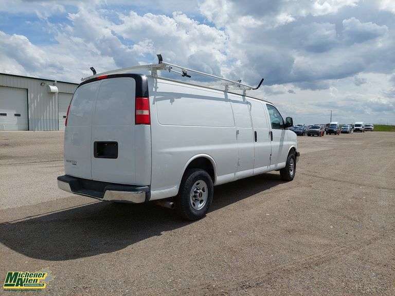 2014  GMC  Savana 2500  RWD Extended Cargo Van